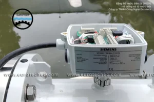 Kết nối tín hiệu cho đồng hồ nước điện từ Mag 5100 W DN200 trong một hệ thống nước thải