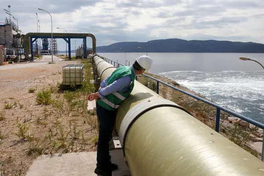 đường ống dẫn chất lỏng lớn trong công nghiệp